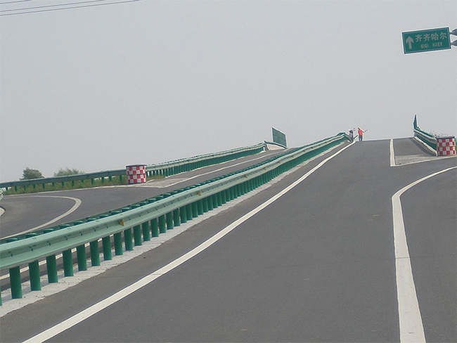 东营高速公路护栏的材质与规格