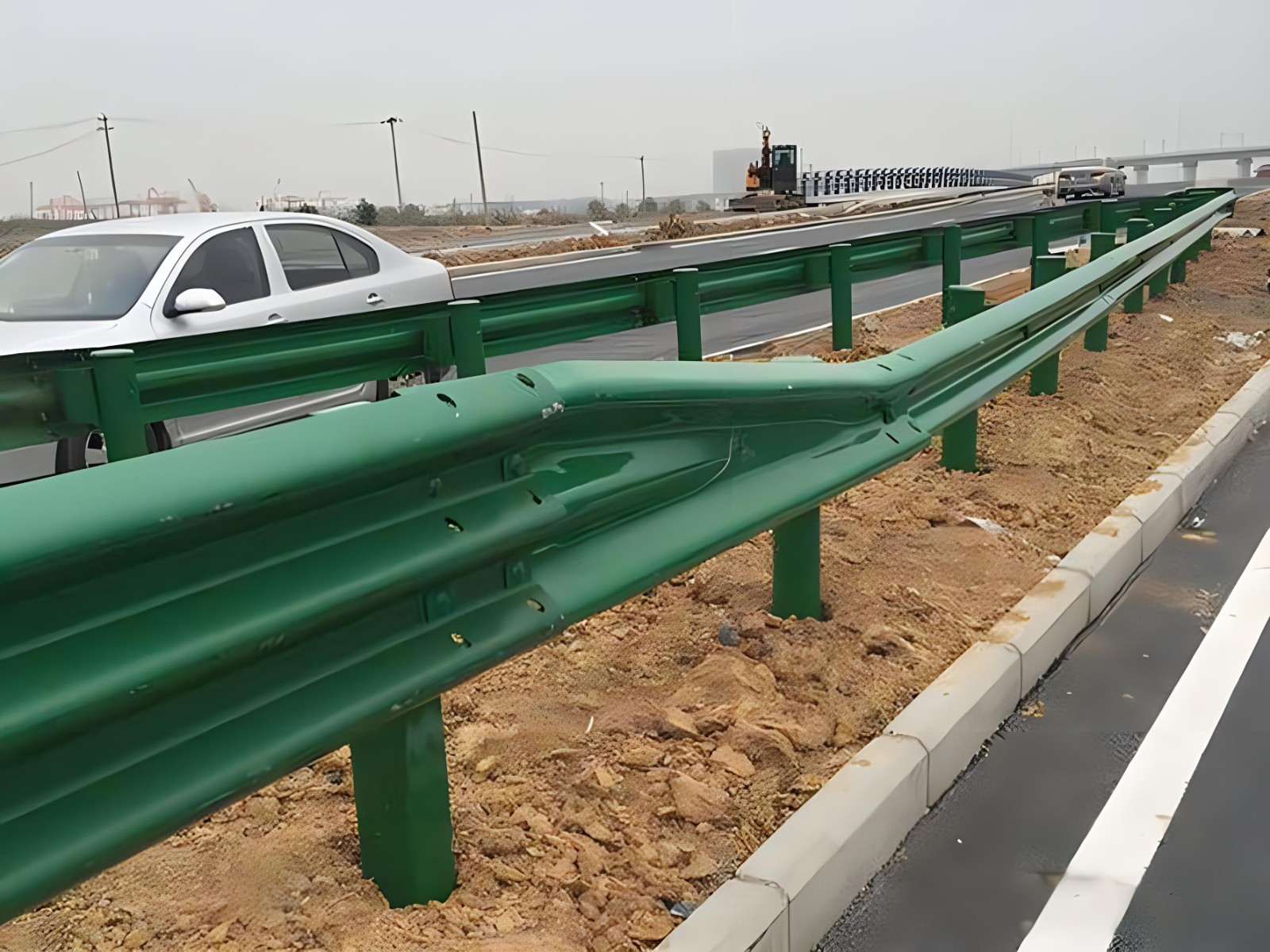 东营高速波形护栏板日常维护方案确保道路安全新举措